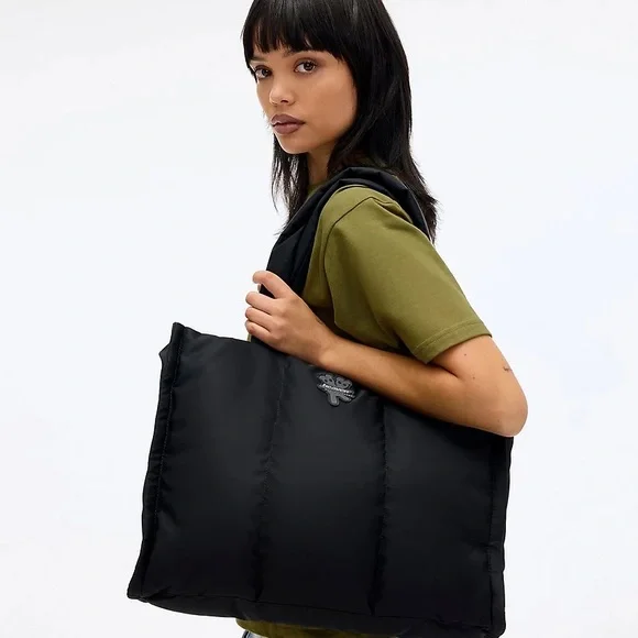 【Heaven By Marc Jacobs】 Nylon Tote Marc Jacobs Black Heaven By Marc Jacobs Nylon Tote Marc Jacobs